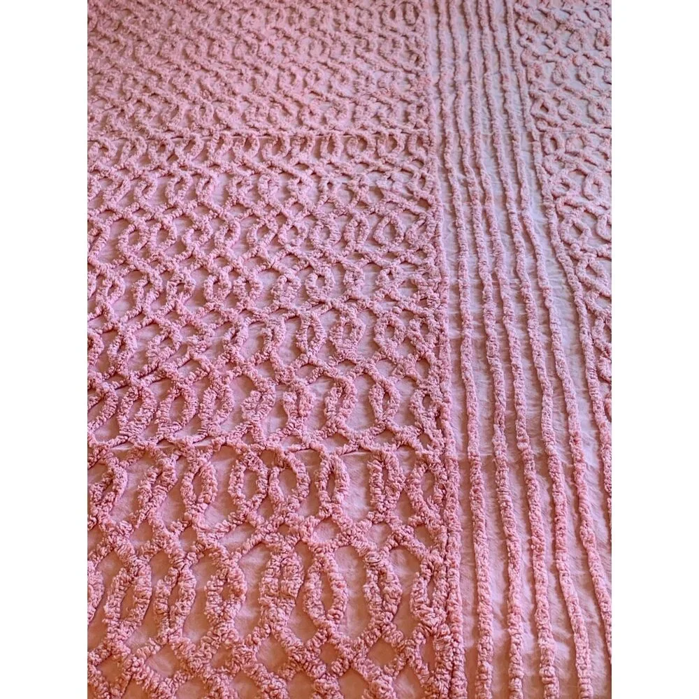 Vintage Pink Chenille Bedspread With Textured Swirl Pattern - 87 x 100 Inches